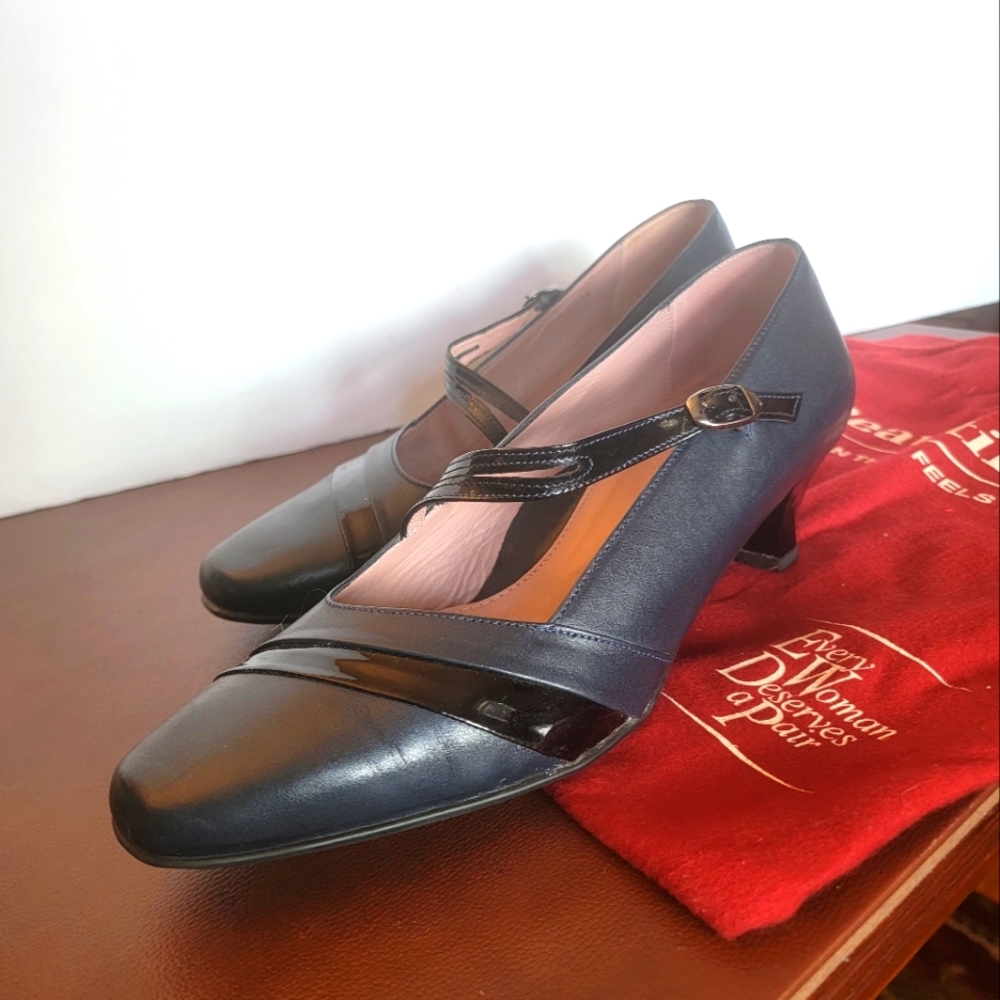 BeautiFeel Navy and Black Heels - Picture 4 of 13